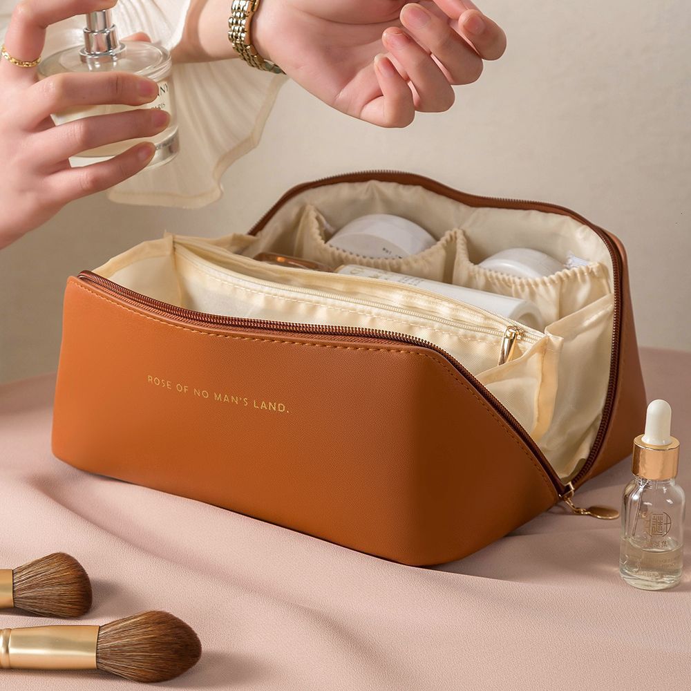 Nubeni Makeup Bag